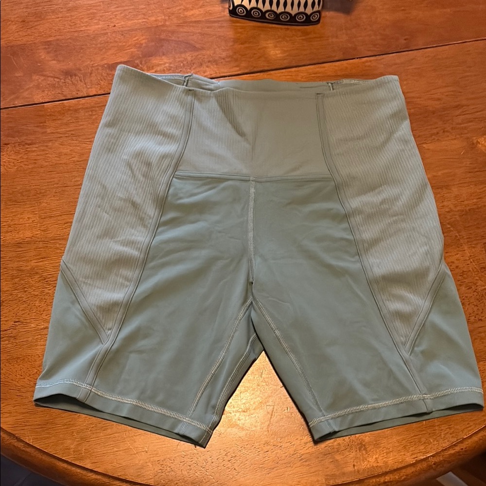 lululemon Align Rib Panel Short 8" Size 10
